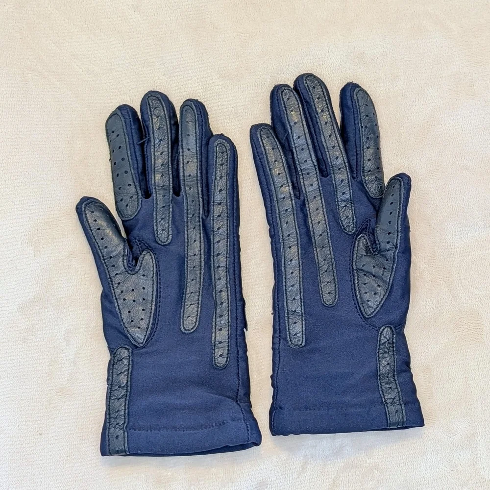 Vintage Iso-toner Warm-up Gloves By Aris Navy Faux Leather Chevron Accents